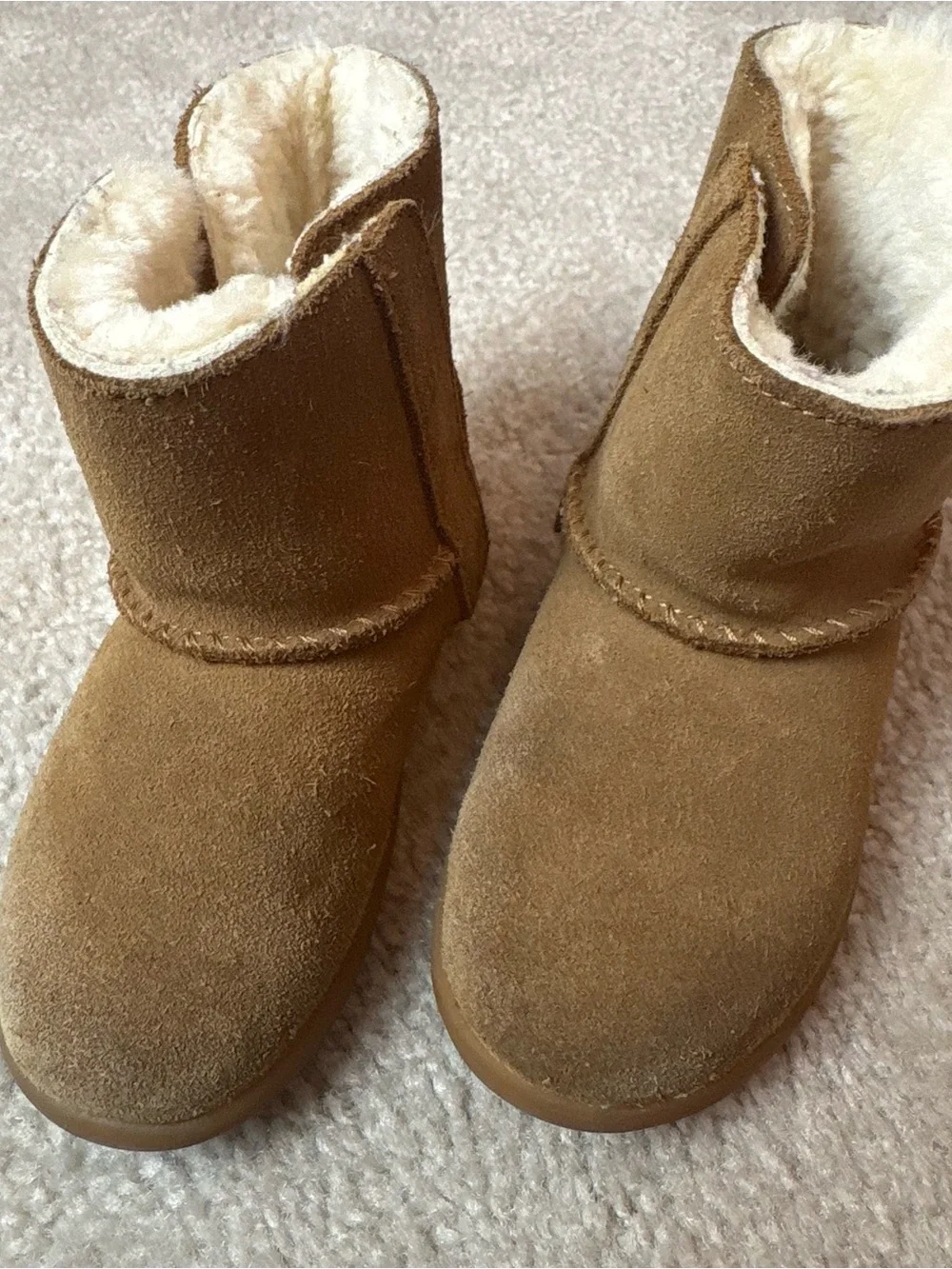 UGG Kids Chestnut Suede Shearling-Lined Boots KELLAN II